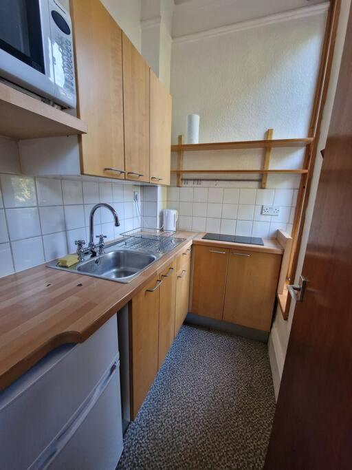 Bright Well Located Flat Londen